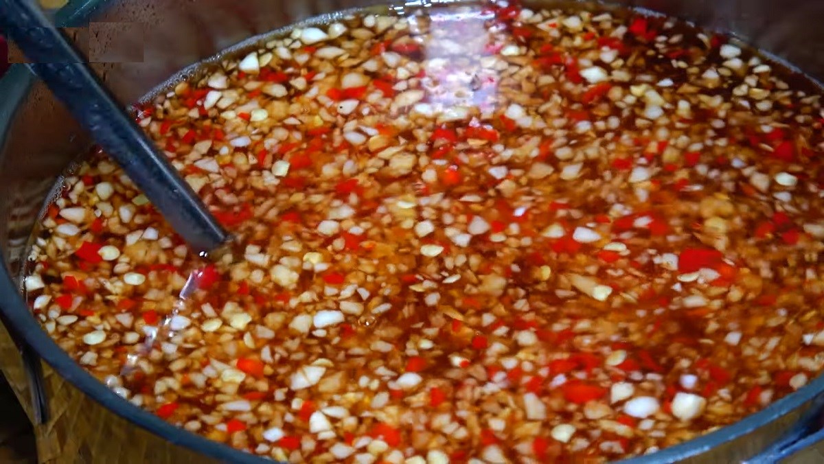 Nước mắm chua ngọt ăn kèm