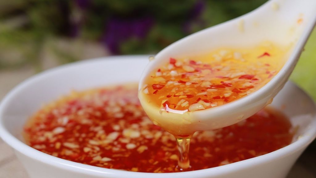 Nước mắm chấm truyền thống hấp dẫn