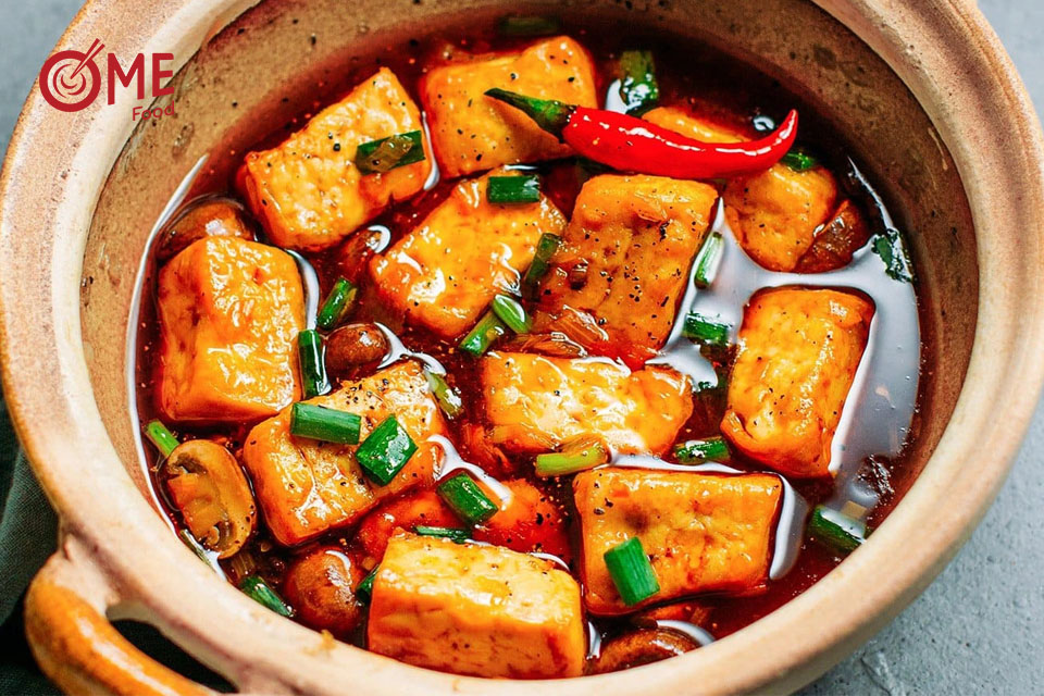 Đậu hũ chấm nước mắm tỏi ớt