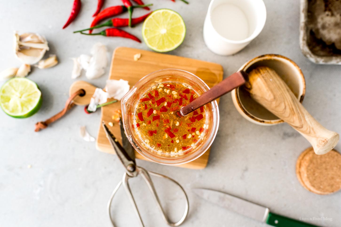 Nước mắm tỏi ớt chấm hải sản