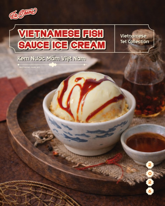 Kem nước mắm là gì? Khám phá món kem mặn ngọt độc lạ 9 Kem nước mắm phong cách fusion ẩm thực Việt Nam trình bày hiện đại trong ly thủy tinh cao cấp