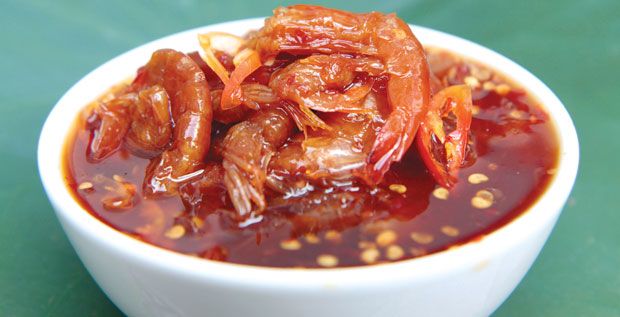 Mắm tôm chà là gì? Cách làm, bản chất và giá trị ẩm thực Việt 8 Quy trình chế biến mắm tôm chà truyền thống trong ẩm thực miền Tây Việt Nam
