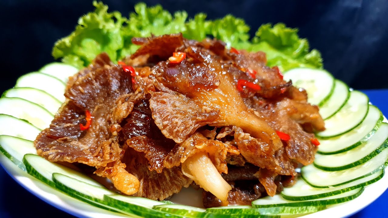 Nấm xào nước mắm ngon đậm vị – cách làm chuẩn tại nhà 12 Món nấm xào nước mắm hoàn chỉnh đậm đà hương vị Việt Nam trong chảo nóng