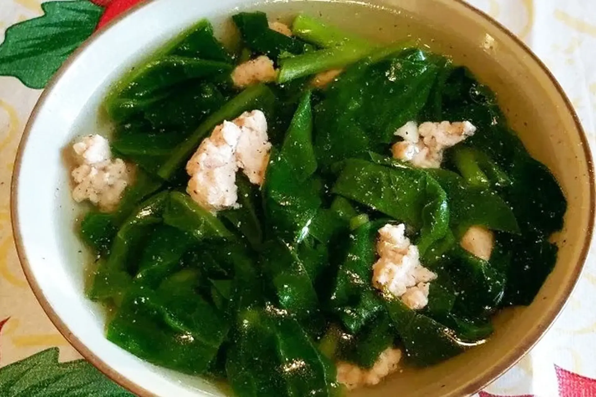 Canh mồng tơi nước mắm ngon chuẩn vị chỉ 10 phút 13 Nước mắm truyền thống Việt Nam dùng nêm canh mồng tơi tạo vị umami