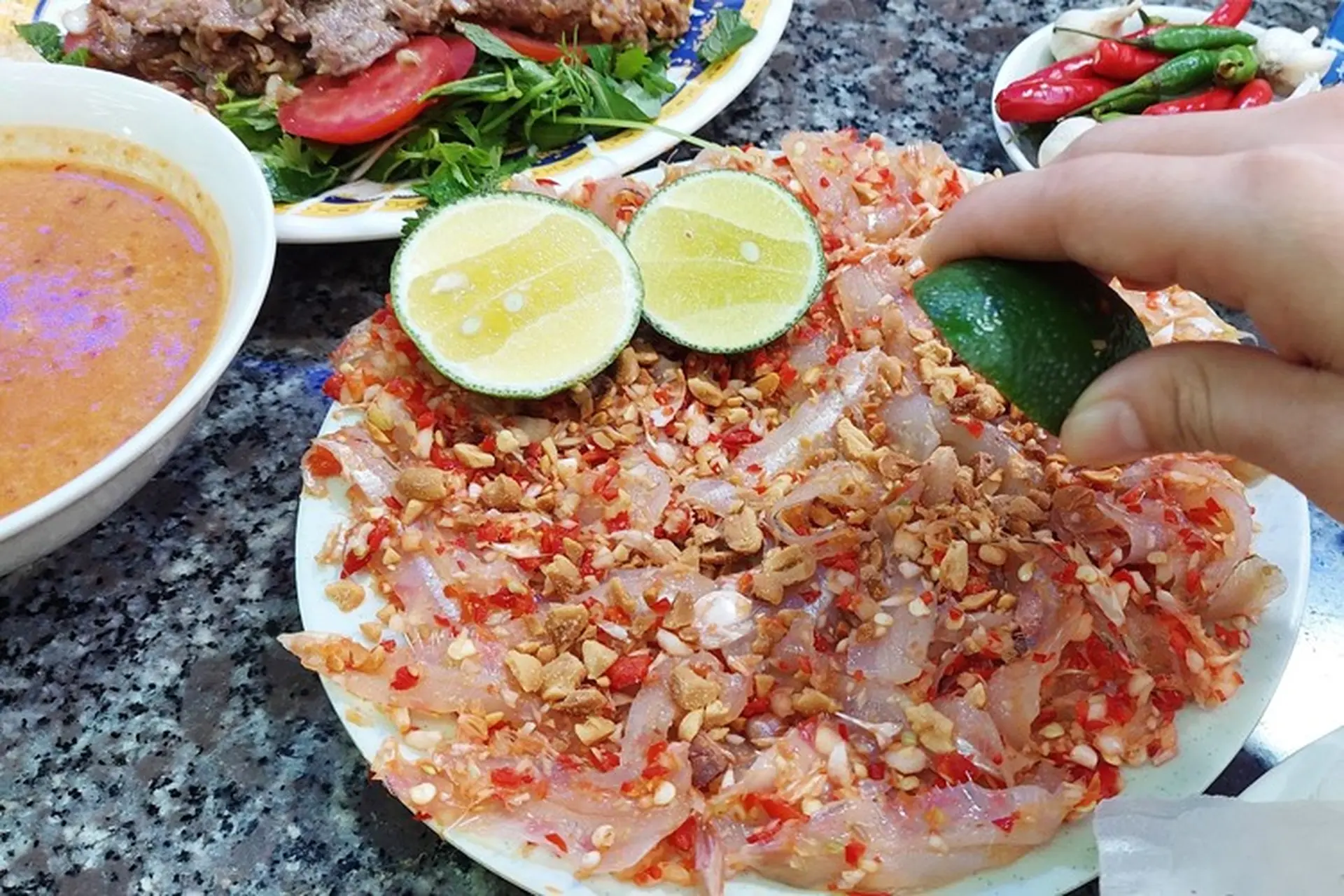 Gỏi Cá Mai Nước Mắm Chuẩn Phan Thiết: Cách Làm Ngon, Ít Tanh Và An Toàn 10 Đặc sản gỏi cá mai Bình Thuận với nước mắm pha truyền thống