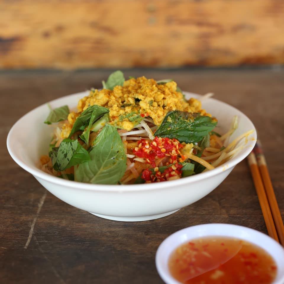 Bún kèn nước mắm Phú Quốc: Đặc sản đậm vị biển khiến thực khách nhớ mãi 7 Tô bún kèn nước mắm Phú Quốc với cá biển, rau sống và nước lèo đậm vị truyền thống