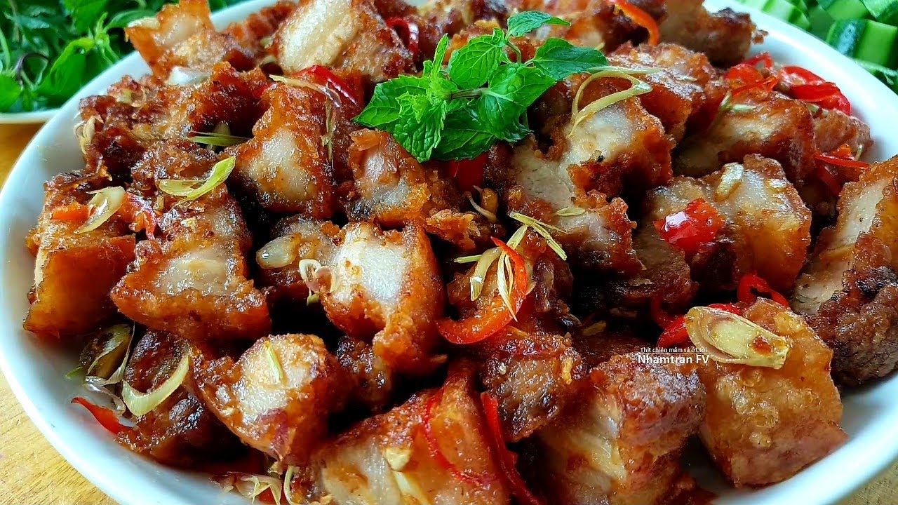 Thịt chó nước mắm: Cách làm chuẩn vị truyền thống đậm đà 10 Minh họa kỹ thuật chế biến thịt chiên nước mắm với gia vị truyền thống và nước sốt đậm đà