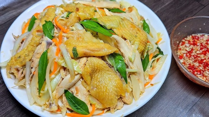 Gỏi rau răm nước mắm ngon chuẩn vị Việt dễ làm tại nhà 10 Quy trình trộn gỏi rau răm nước mắm trong bếp với kỹ thuật chuẩn nhà hàng Việt