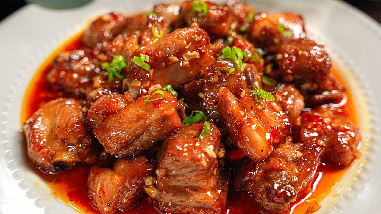 Sườn kho nước mắm ngon chuẩn vị cơm nhà Việt dễ làm tại nhà 10 Quy trình ướp sườn heo với nước mắm và gia vị chuẩn bị cho món kho đậm đà