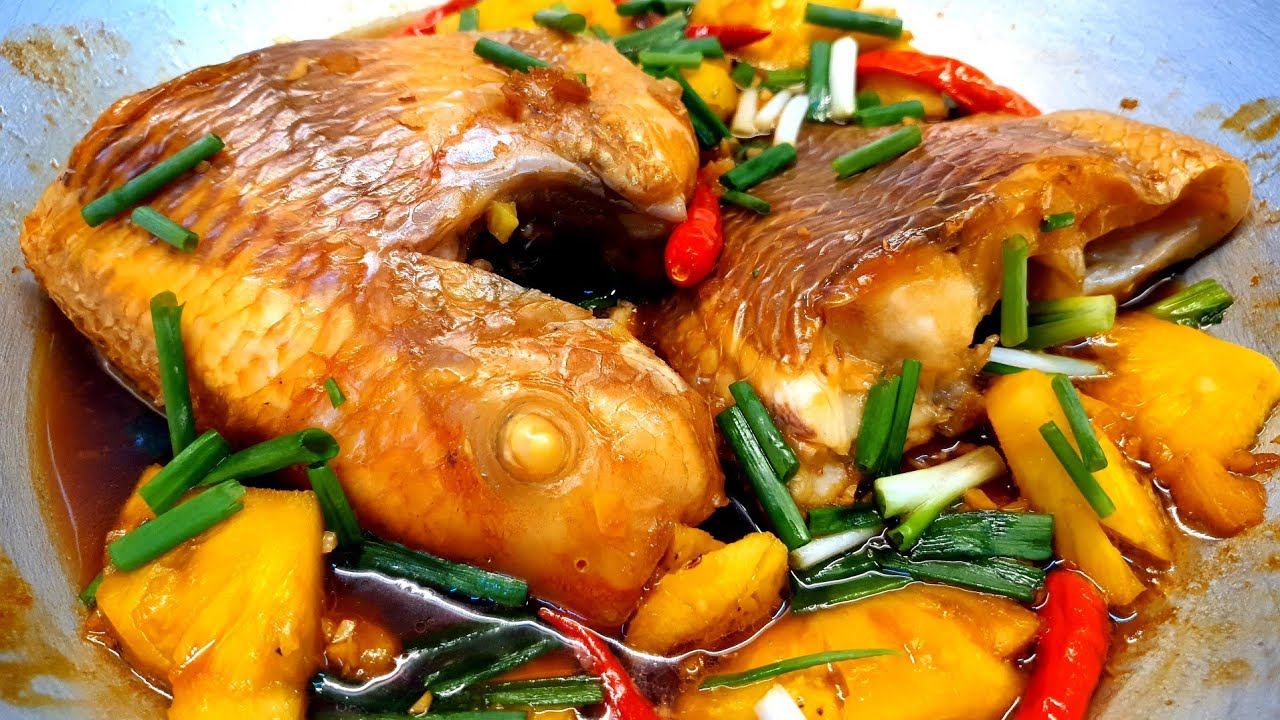 Cá điêu hồng kho nước mắm đậm đà chuẩn vị tại nhà 10 Nguyên liệu cá điêu hồng kho nước mắm gồm tỏi, tiêu, nước mắm và cá tươi