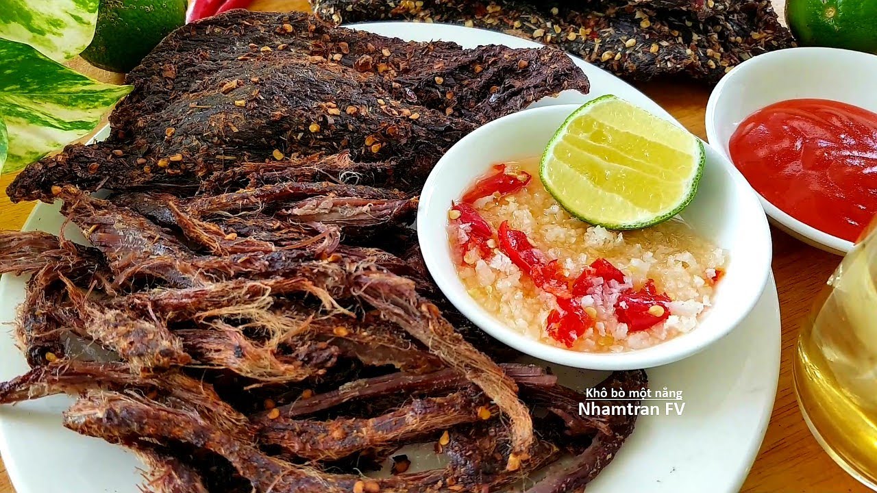 Khô bò nước mắm: cách làm chuẩn vị nhà hàng tại nhà 8 Khô bò nước mắm thành phẩm màu nâu đỏ hấp dẫn, sợi thịt bò tẩm gia vị đậm đà