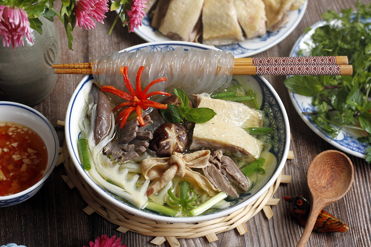 Miến vịt nước mắm: Công thức chuẩn vị quán ăn tại nhà 10 Sơ chế thịt vịt và nguyên liệu nấu miến vịt nước mắm tại nhà