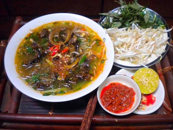 Miến lươn nước mắm ngon chuẩn vị: Công thức dễ làm, không tanh tại nhà 10 Nguyên liệu làm miến lươn nước mắm gồm lươn đồng, miến dong, nước mắm và rau thơm