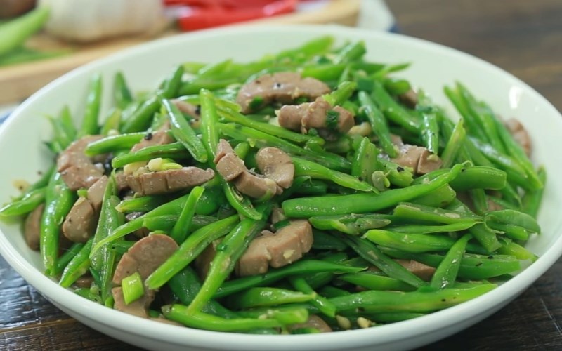 Đậu cô ve xào nước mắm ngon giòn chuẩn vị tại nhà 10 Nguyên liệu đậu cô ve xào thịt và nước mắm tỏi chuẩn bị chế biến món ăn Việt Nam
