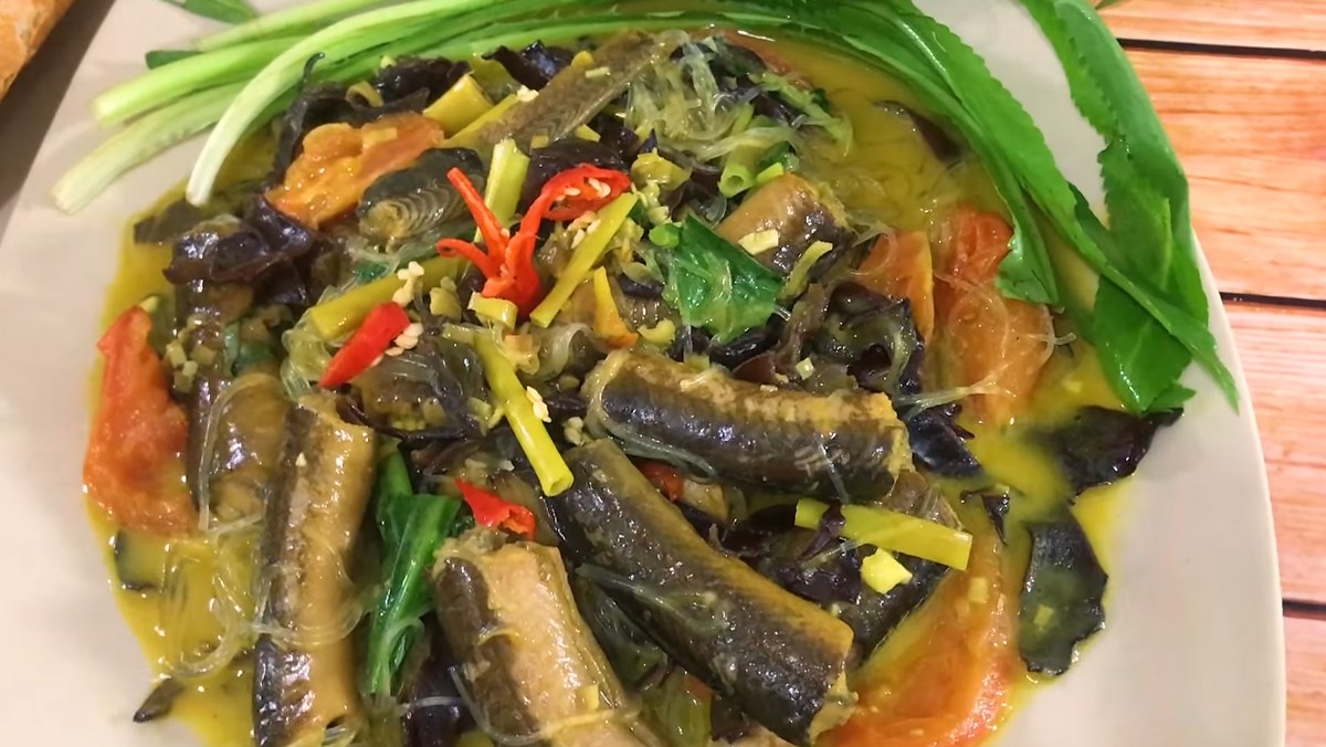 Lươn xào lăn nước mắm ngon chuẩn vị tại nhà 8 Lươn xào lăn nước mắm đậm đà thơm sả nghệ món ăn Việt Nam