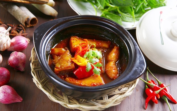 Cá bớp kho nước mắm đậm vị ngon chuẩn cơm nhà 9 Cá bớp tươi nguyên con dùng để chế biến món kho nước mắm chuẩn vị Việt Nam