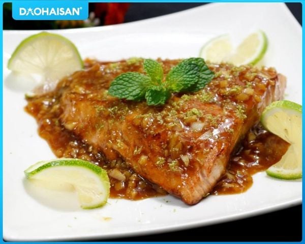 Cá hồi áp chảo nước mắm ngon chuẩn nhà hàng tại nhà 9 Cá hồi áp chảo sốt nước mắm tỏi ớt đậm đà kiểu nhà hàng