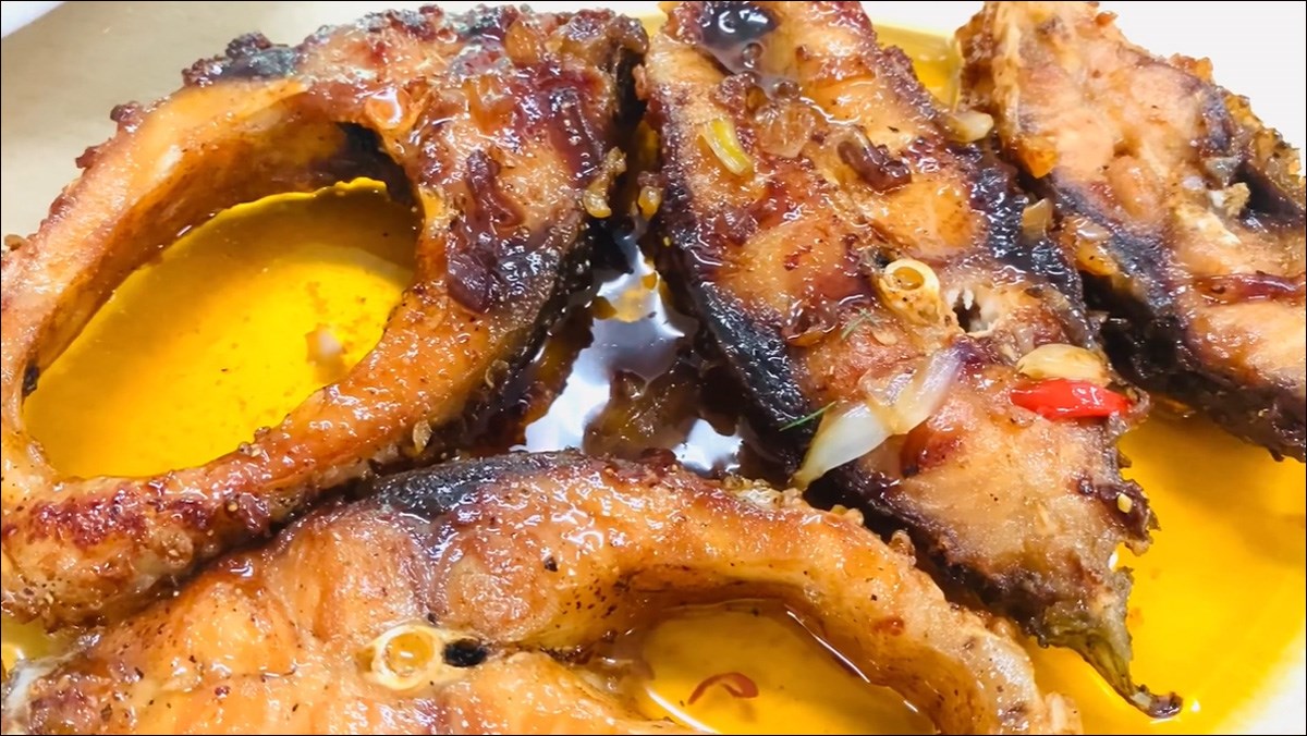 Cá chép kho nước mắm đậm đà chuẩn vị cơm nhà Việt 10 Cá chép tươi được sơ chế chuẩn bị kho nước mắm