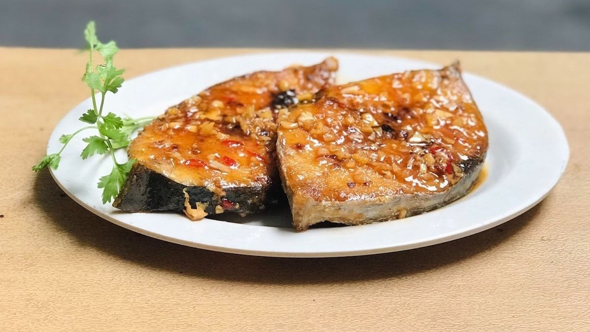 Cá Thu Kho Nước Mắm Đậm Vị Chuẩn Cơm Nhà Việt 8 Cá thu kho nước mắm đậm vị cơm nhà Việt truyền thống trong nồi đất