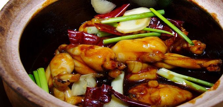 Ếch kho nước mắm đậm đà chuẩn vị miền Tây 10 Sơ chế ếch sạch trước khi làm món ếch kho nước mắm
