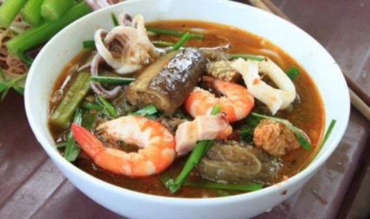 Bún mắm miền Tây: cách nấu chuẩn vị đậm đà tại nhà 8 Bún mắm miền Tây hoàn chỉnh với hải sản và rau sống ăn kèm