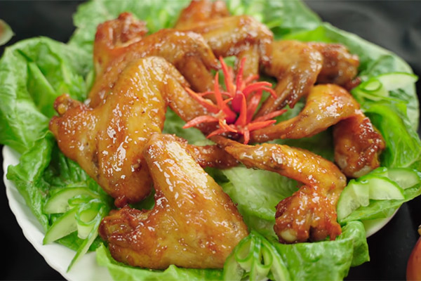 Cánh gà nướng nước mắm ngon chuẩn nhà hàng tại nhà 5 Cánh gà nướng nước mắm vàng óng, lớp da caramel giòn hấp dẫn