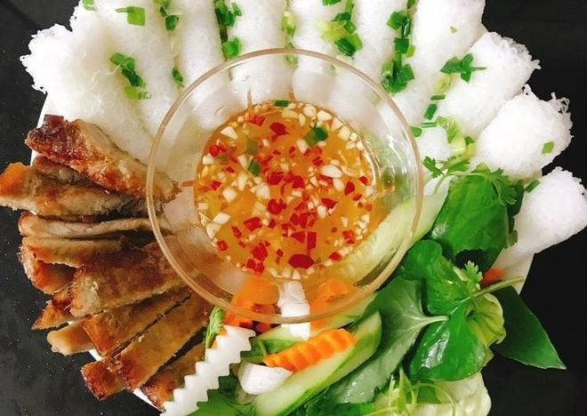 Bánh hỏi nước mắm ngon chuẩn quán: công thức & bí quyết vị giác 8 Chén nước mắm bánh hỏi tỏi ớt sánh đẹp chuẩn quán ăn Việt Nam