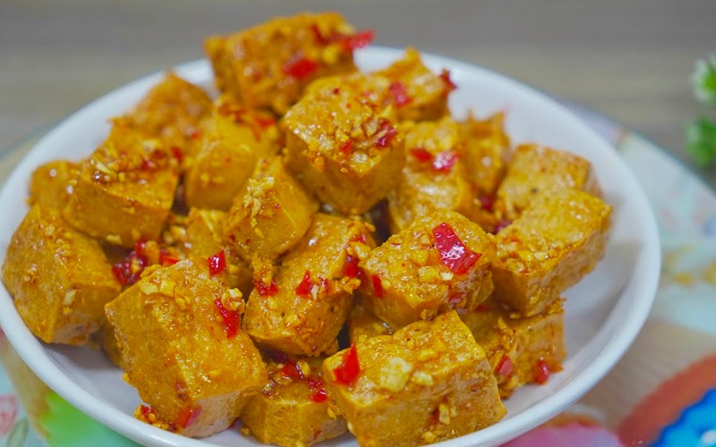 Đậu hũ chiên nước mắm giòn ngon chuẩn quán tại nhà 8 Đậu hũ chiên nước mắm vàng giòn phủ sốt tỏi ớt hấp dẫn kiểu Việt Nam