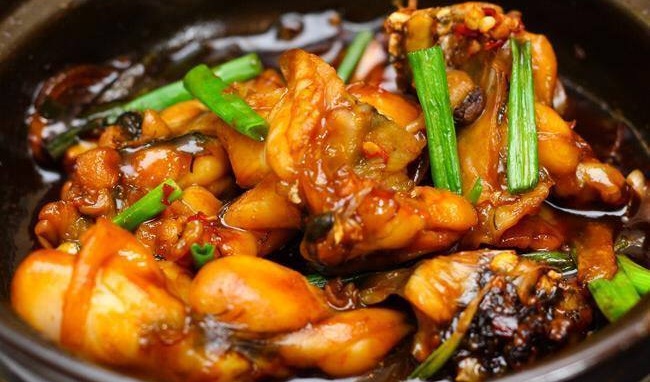 Ếch kho nước mắm đậm đà chuẩn vị miền Tây 9 Món ếch kho nước mắm đậm đà kiểu miền Tây trong nồi đất