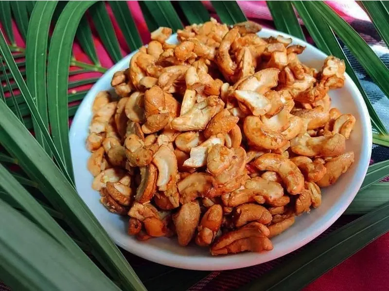 Hạt điều rang nước mắm giòn ngon chuẩn vị tại nhà dễ làm 6 Hạt điều rang nước mắm giòn ngon chuẩn vị Việt Nam được rim với nước mắm tỏi ớt