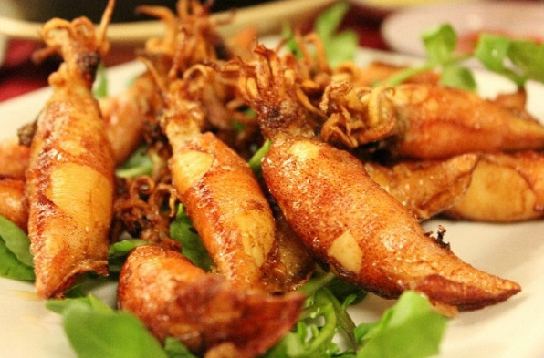 Mực lá nướng nước mắm ngon chuẩn quán hải sản 11 Mực lá nướng nước mắm trên than hoa kiểu nhà hàng hải sản