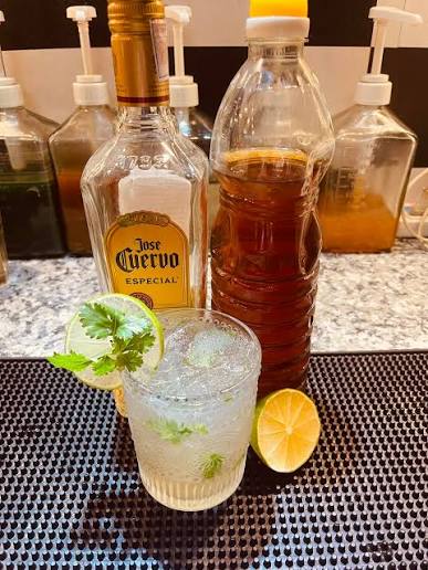 Cocktail nước mắm: Công thức & nghệ thuật vị umami 7 Cocktail sáng tạo sử dụng nước mắm trong phong cách mixology hiện đại