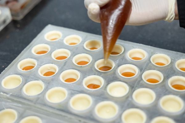 Socola nước mắm là gì? Giải mã món fusion gây tò mò nhất ẩm thực Việt 13 Nước mắm truyền thống Việt Nam được sử dụng trong ẩm thực sáng tạo socola nước mắm