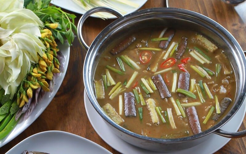 Lẩu nước mắm là gì? Cách nấu chuẩn vị miền Tây đậm đà 7 Lẩu nước mắm miền Tây với hải sản tươi và rau đồng đặc trưng