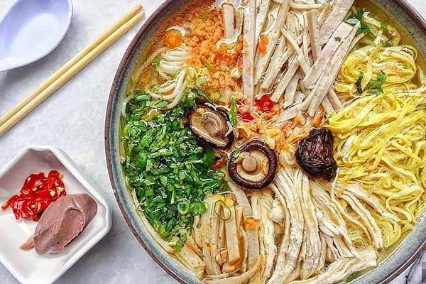 Bún Thang Nước Mắm: Cách Pha Chuẩn Vị Hà Nội Thơm Ngon Dễ Làm 8 Bún thang Hà Nội truyền thống với nước mắm pha chuẩn vị và nước dùng thanh trong