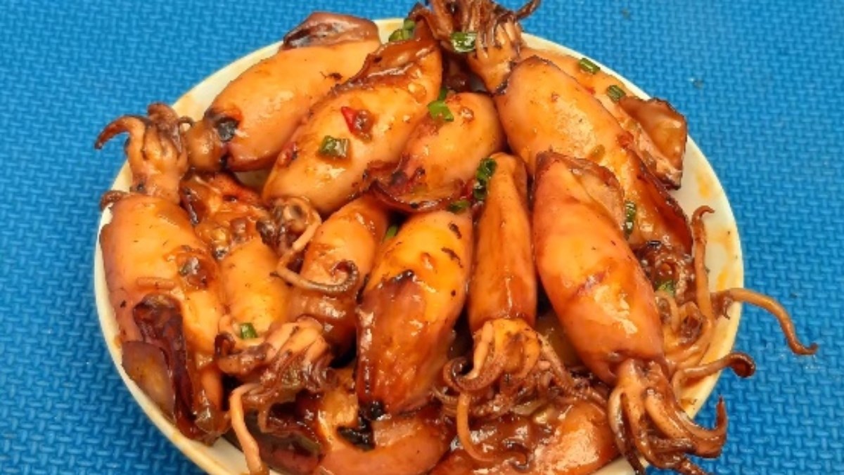 Mực ống chiên nước mắm giòn ngon chuẩn nhà hàng 8 Mực ống chiên nước mắm giòn rụm phủ sốt tỏi ớt đậm đà kiểu nhà hàng