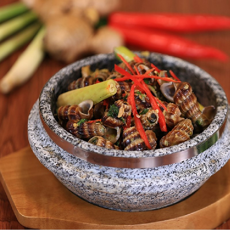 Ốc len xào nước mắm ngon chuẩn vị: Công thức đơn giản, không bị dai 14 Thành phẩm ốc len xào nước mắm thơm ngon với nước sốt sánh bóng