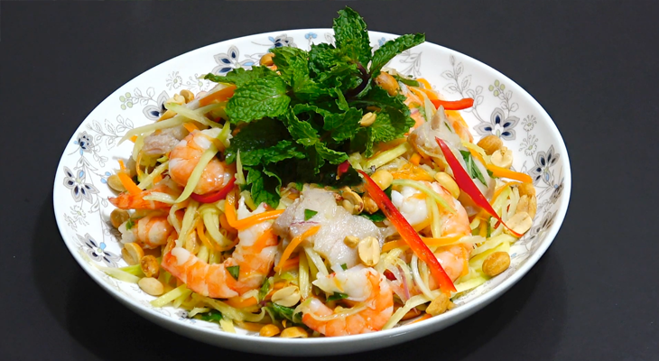 Gỏi xoài nước mắm: công thức chuẩn chua ngọt đậm vị 6 Gỏi xoài nước mắm thành phẩm hấp dẫn với màu sắc hài hòa chua ngọt
