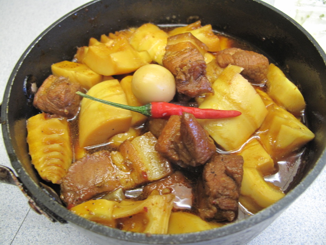 Thịt Kho Măng Nước Mắm Ngon Chuẩn Vị: Bí Quyết Kho Mềm, Đậm Đà Như Cơm Nhà 12 Sơ chế măng tươi trước khi nấu thịt kho măng nước mắm đúng cách