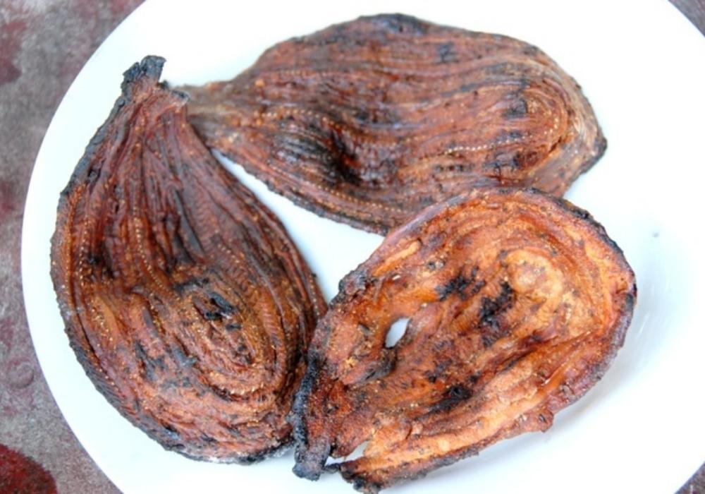 Rắn kho nước mắm: cách làm chuẩn miền Tây đậm vị 11 Nguyên liệu món rắn kho nước mắm gồm sả, tiêu, nước mắm và thịt rắn tươi