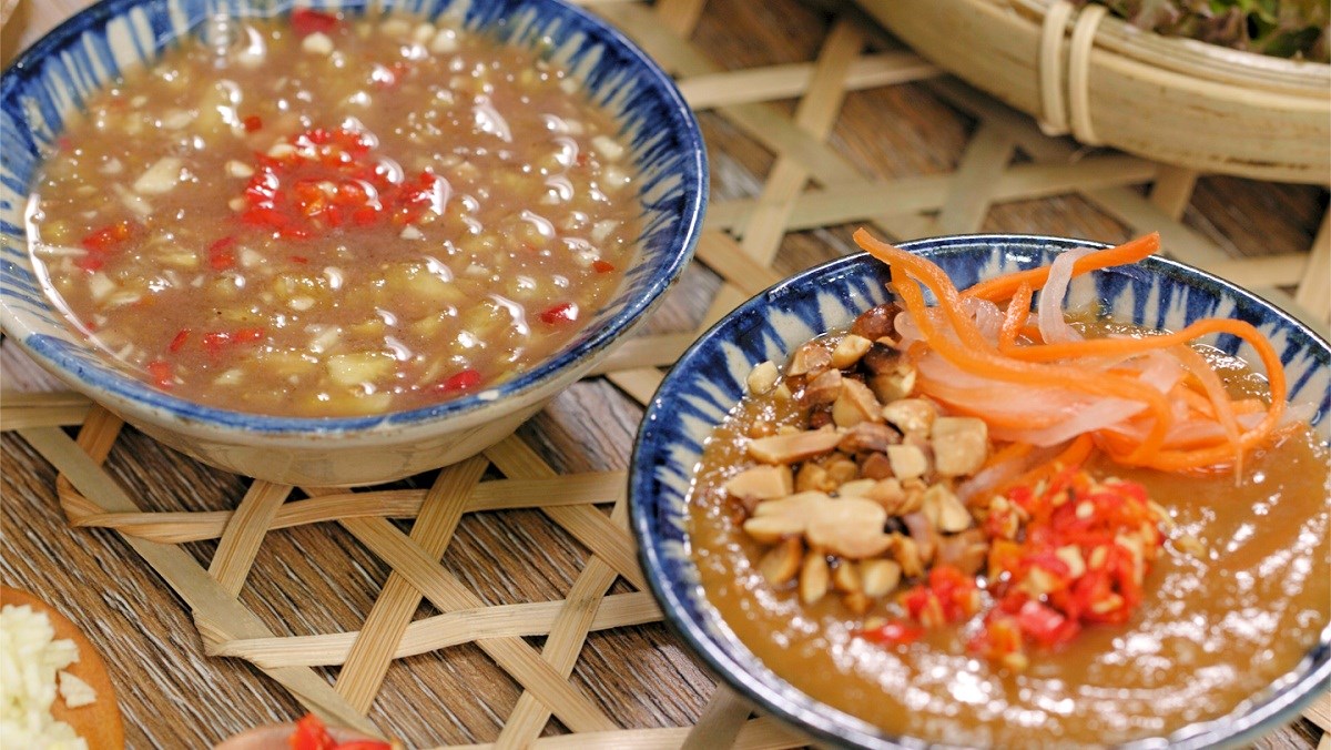 Gỏi cuốn nước mắm chuẩn vị quán: công thức & bí quyết pha ngon 9 Gỏi cuốn nước mắm chua ngọt truyền thống Việt Nam với tôm thịt và rau sống