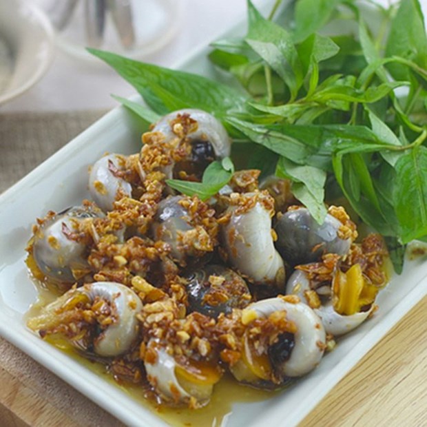 Ốc Mỡ Xào Nước Mắm Ngon Chuẩn Quán: Công Thức Chi Tiết Từ A-Z 10 Nguyên liệu làm ốc mỡ xào nước mắm gồm ốc mỡ, tỏi, ớt, nước mắm và rau răm